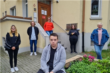 Einige der Firmlinge aus dem Pastoralverbund Unna besuchen die Tagesstätte der Caritas für wohnungslose Menschen in Unna.
