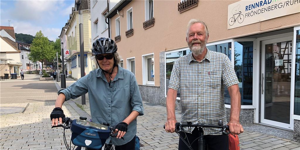 Neugier lockt Radler Els und Fred Mulder von Holland nach Fröndenberg Els und Fred Mulder haben ihre Radtour in ihrer Heimatstadt Leiden in den Niederlanden gestartet und sind über Emmerich und Paderborn in Fröndenberg angelangt. Ihr Ziel ist Duisburg - danach geht es dieselbe Strecke zurück.