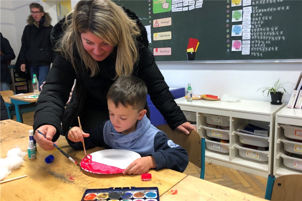 Overbergschule in Selm: Die Zukunft wird bewegt und tierisch Eltern und Kinder gemeinsam aktiv: Das war beim Kunst- und Kekse-Markt an der Overbergschule möglich.