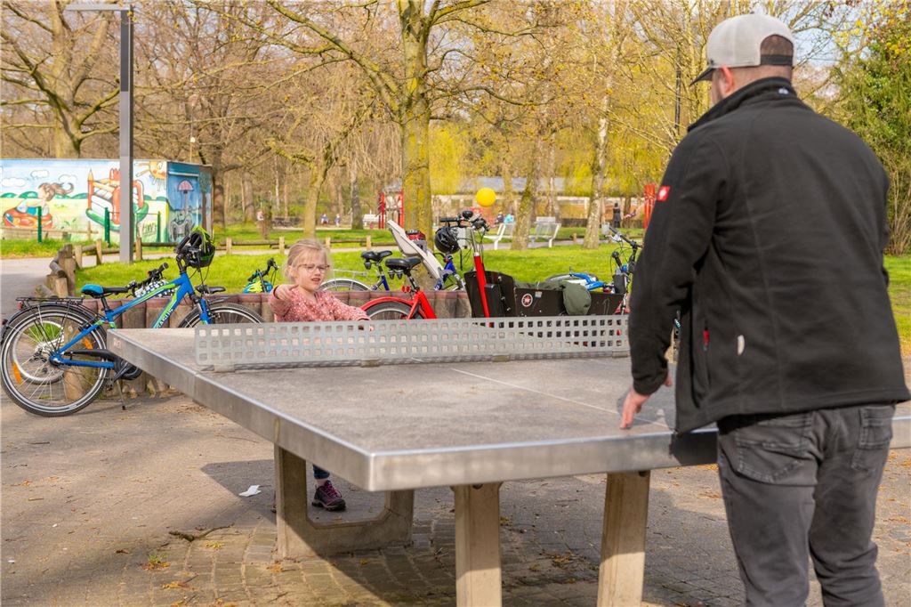 Endlich wieder eine Runde Draußen-Tischtennis. 