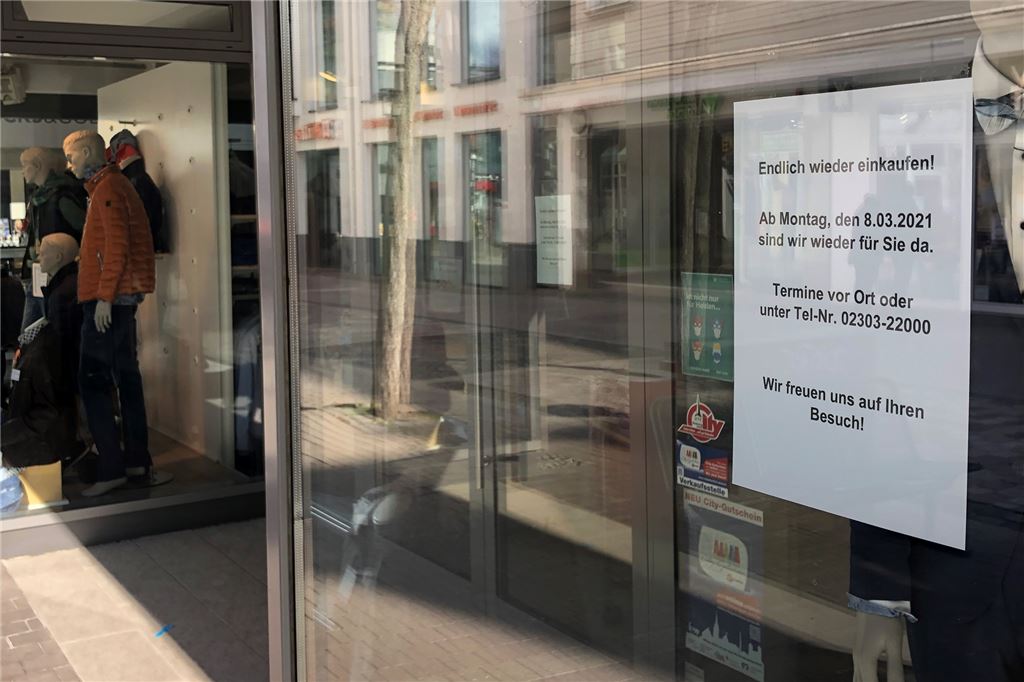 Corona: Einzelhandel kann trotz Terminshopping nicht auf Kurzarbeit verzichten „Endlich wieder einkaufen“: Händler in Unna vermitteln Optimismus angesichts der aktuellen Möglichkeiten.