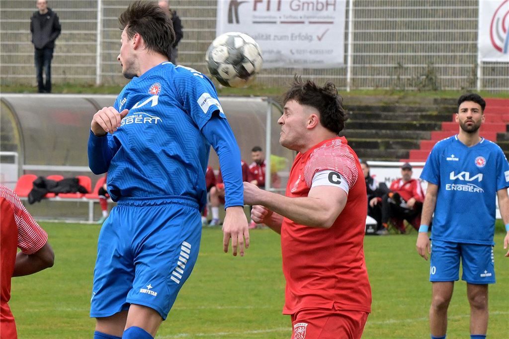 Enis Delija vor Endspiel gegen Wanne-Eickel: „Sonntag muss es klappen“ Enis Delija vom Lüner SV macht einen Kopfball.