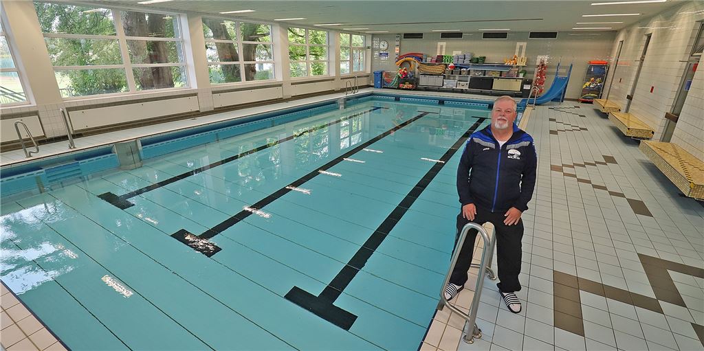 Erwin Floer: Neues Schwimmbad in Massen muss Vorrang haben Erwin Floer gehört zu den Mitbegründern des Trägervereins für das Hellwegschwimmbad in Massen. Seit 1997 betreiben die Ehrenamtler das Bad, das aber im Eigentum der Stadt Unna liegt.