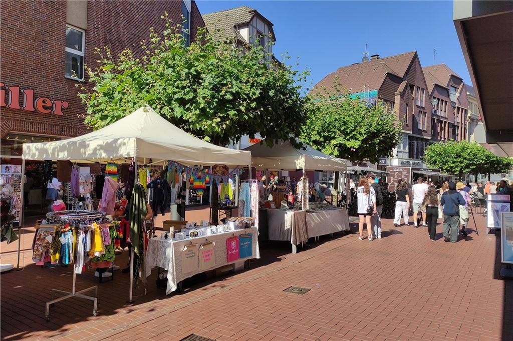 Herbst-Markt und Handwerk-Herbst: Volles Haus in der City Es gab reichlich zu kaufen und zu gucken.