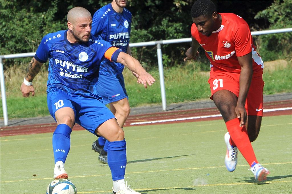 westhofen gegen kirchhörde Es läuft sehr gut für Kapitän Domenico Restieri (li.) und den VfB Westhofen.