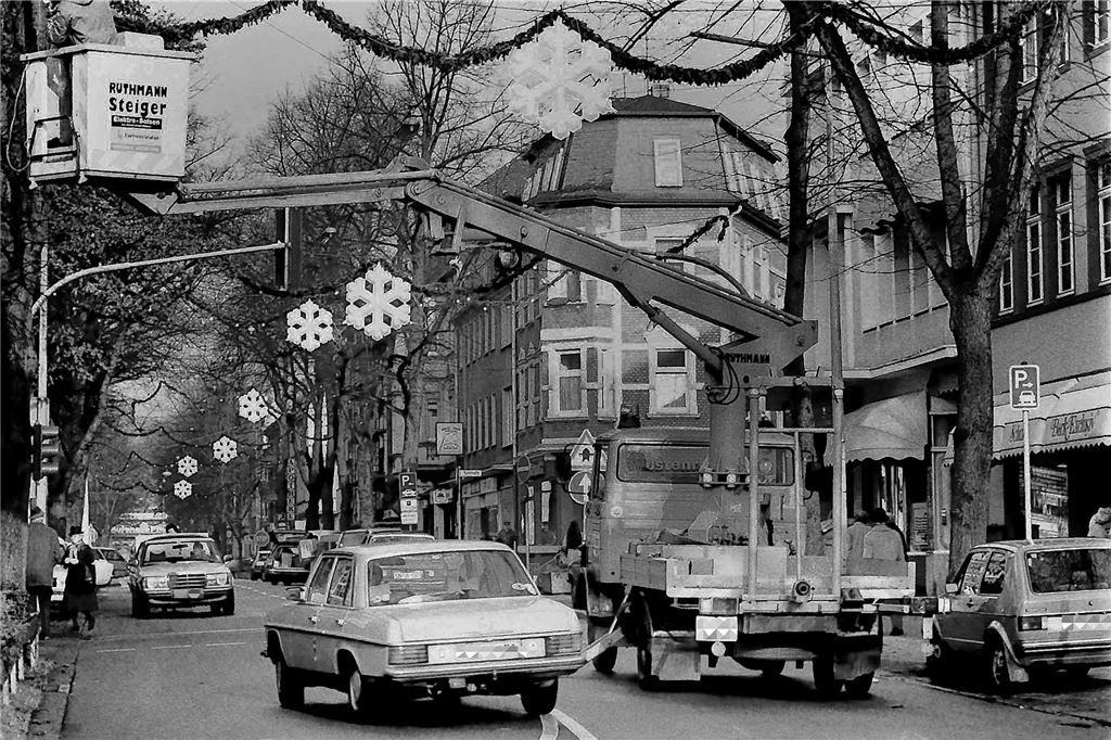 Lichterketten in der Rathausstraße Schwerte im Advent 1984.