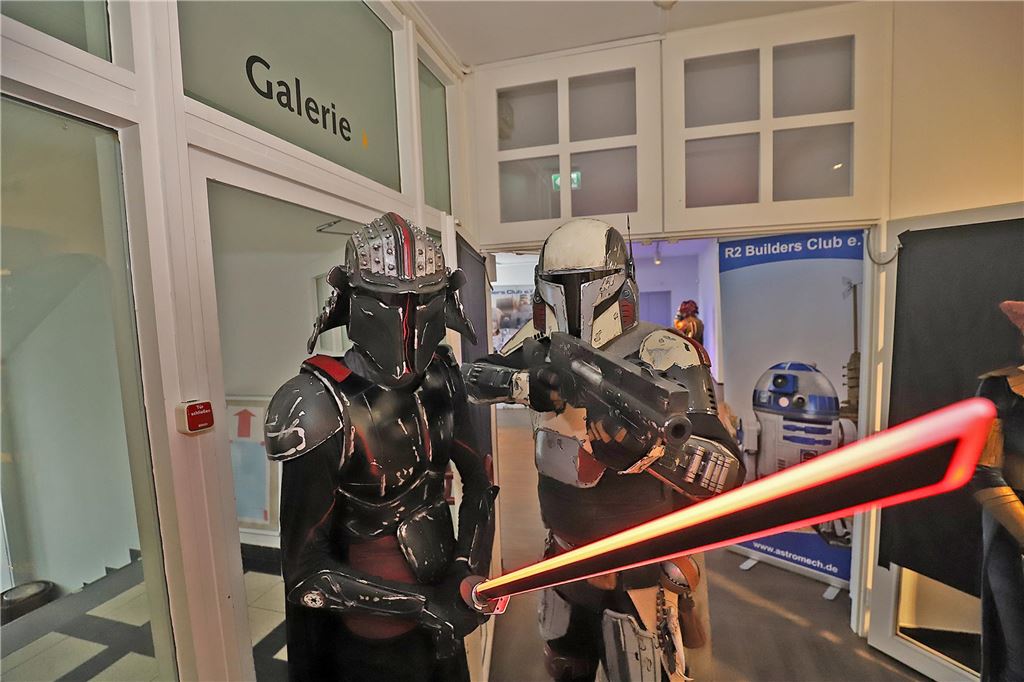 Figuren aus der Star-Wars-Reihe Mandalorian.