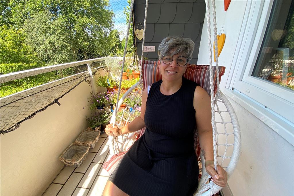 „Irgendwann wusste ich, dass ich wieder Kraft habe“ Florbela Dos Santos auf ihrem Balkon in Unna.