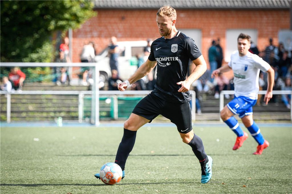 Florian Kemna entscheidet sich nach Überlegungen für BV Brambauer Florian Kemna am Ball.