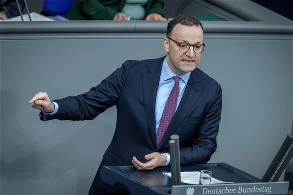 Union und SPD auf der Zielgeraden: Kandidaten für die Ministerien sollen vorgestellt werden Jens Spahn (CDU) spricht im Plenum des Bundestags im Reichstagsgebäude zum Wirtschaftsjahresbericht 2025.