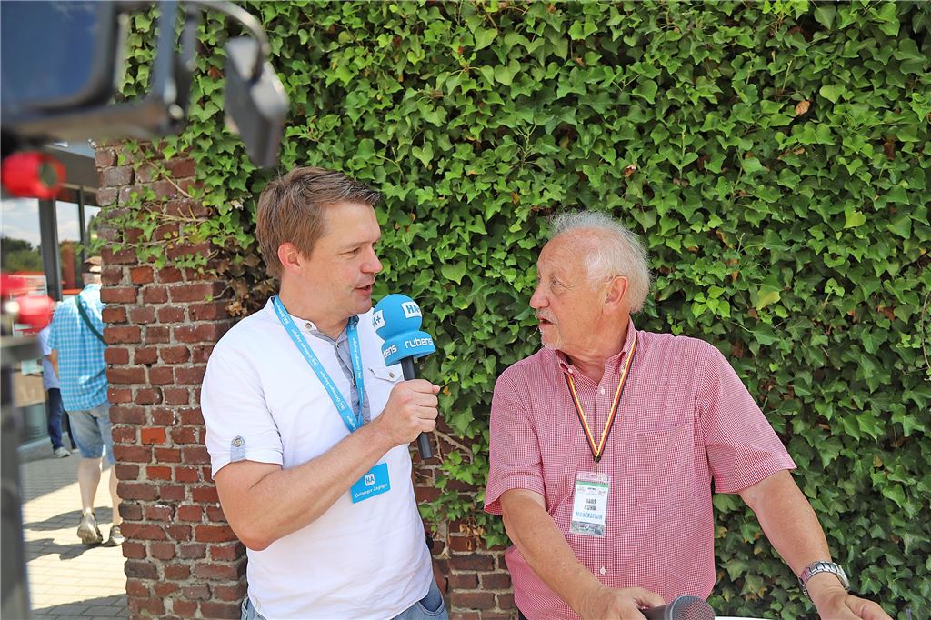 Fröndenbergs Radsportlegende und Moderator Hans Kuhn im Interview mit Matthias Langrock vom Hellweger Anzeiger.