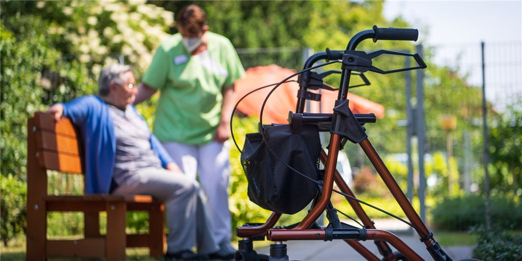 Impfpflicht in Lünen und Selm: Pflegedienst stellt Mitarbeiter frei Für Beschäftigte in Pflege- und Gesundheitsbereichen gilt seit März eine Impfpflicht.