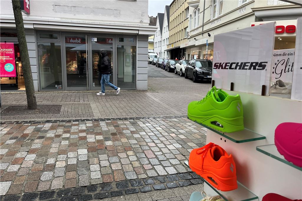 Die Aktiv Optik GmbH ist vom Markt an die Morgenstraße gezogen. Werbung gibt es vor Ort aber noch. 