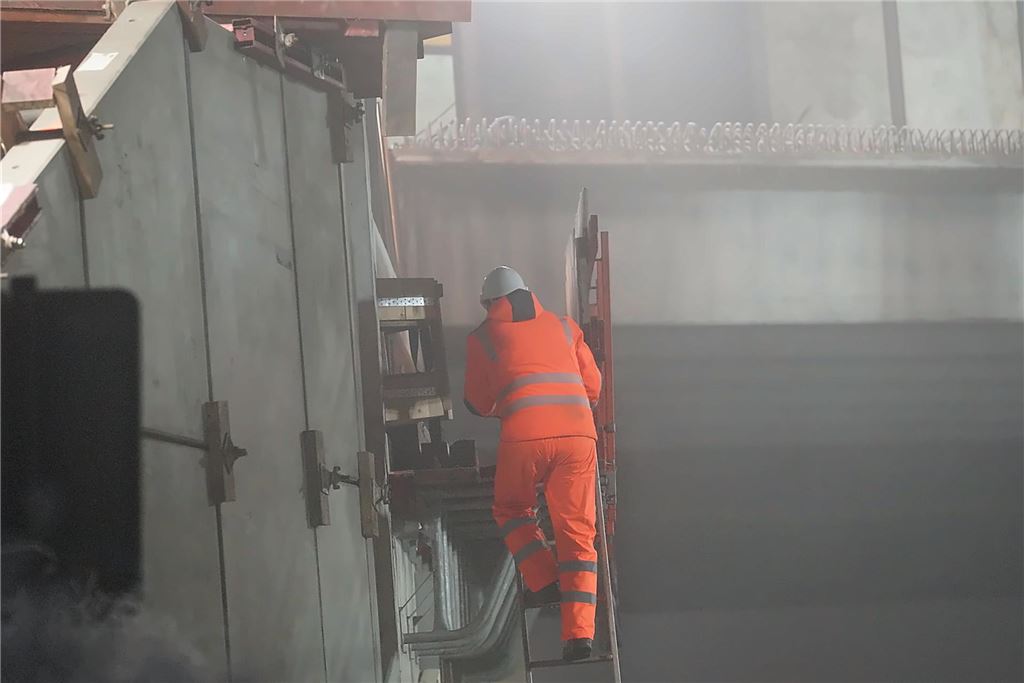 Kranarbeiten an der A1-Brücke in Kamen.