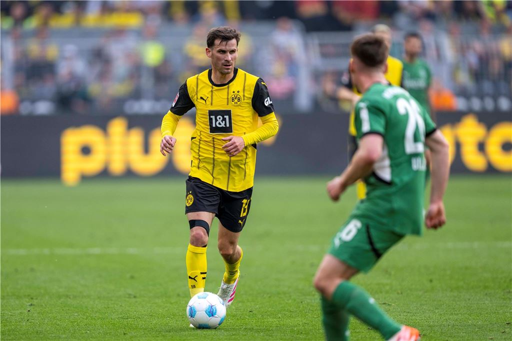 Der Groß-Ausfall und seine Folgen: Warum die Verletzung dem BVB gerade jetzt wehtut Pascal Groß führt den Ball.