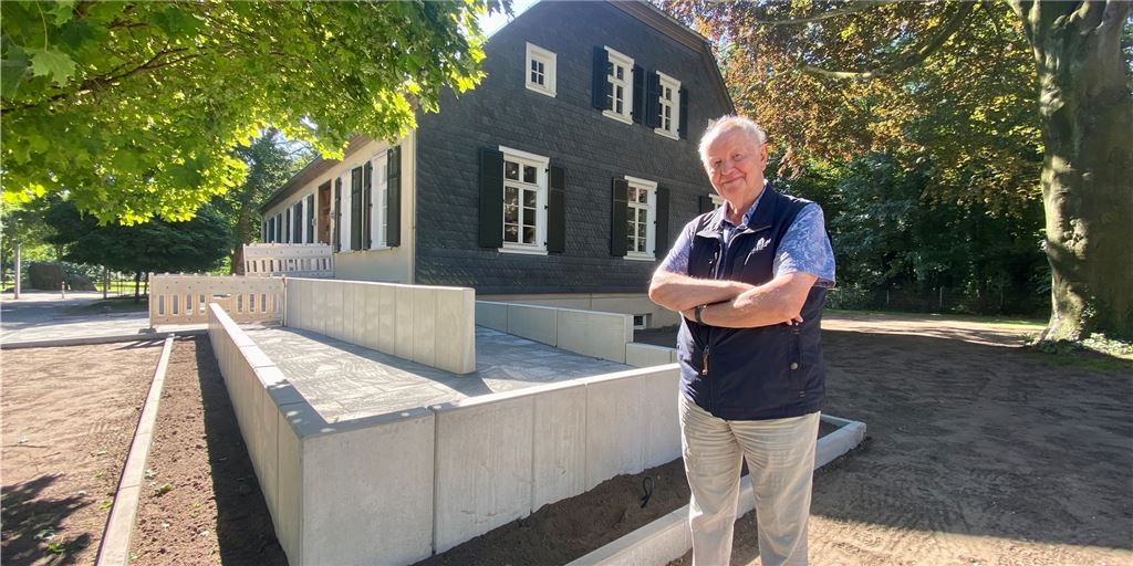 Hans Freudenberg (83) fordert den Abriss einer Rollstuhl-Rampe am Kurpark Hans Freudenberg (83) gefällt die neue Rollstuhlrampe am Siedeinspectorhaus nicht. Er fordert einen Abriss – und einen weniger auffälligen Neubau.