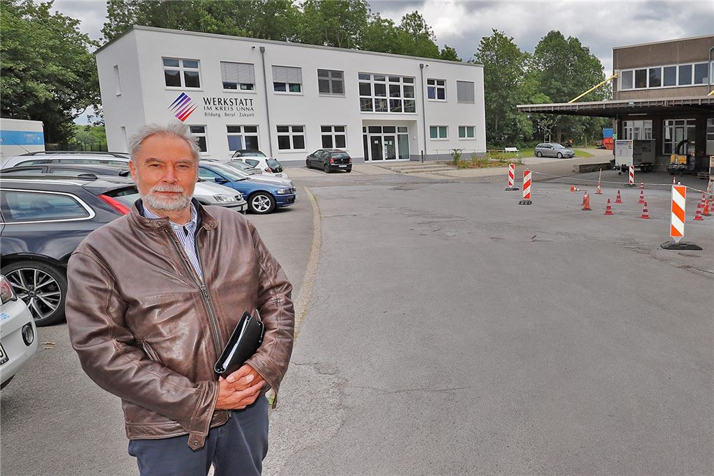 Behinderte Menschen sollen bei der Kurpark-Pflege einspringen Herbert Dörmann ist Chef der Werkstatt im Kreis Unna. Er kritisiert die Kürzungen des Bundes für die Jobcenter.