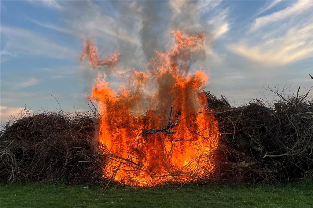 Osterfeuer Alte Heide 2025