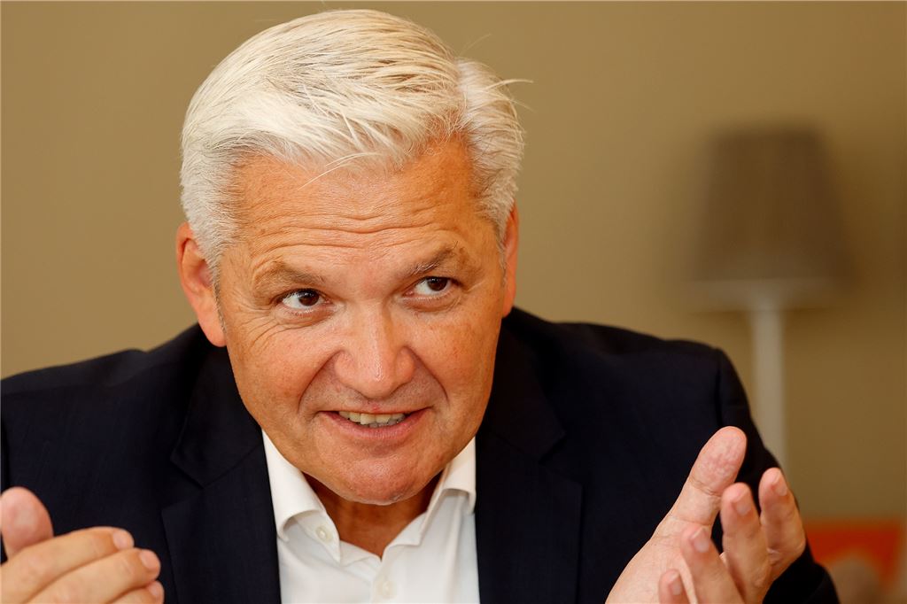Hubert Hüppe (CDU): Kämpfer für Behinderte will wieder in den Bundestag Hubert Hüppe setzt sich seit Jahrzehnten für die Belange von Menschen mit Behinderungen ein. „Wer Inklusion will, sucht Wege, wer sie nicht will, sucht Begründungen dafür“, sagt er.