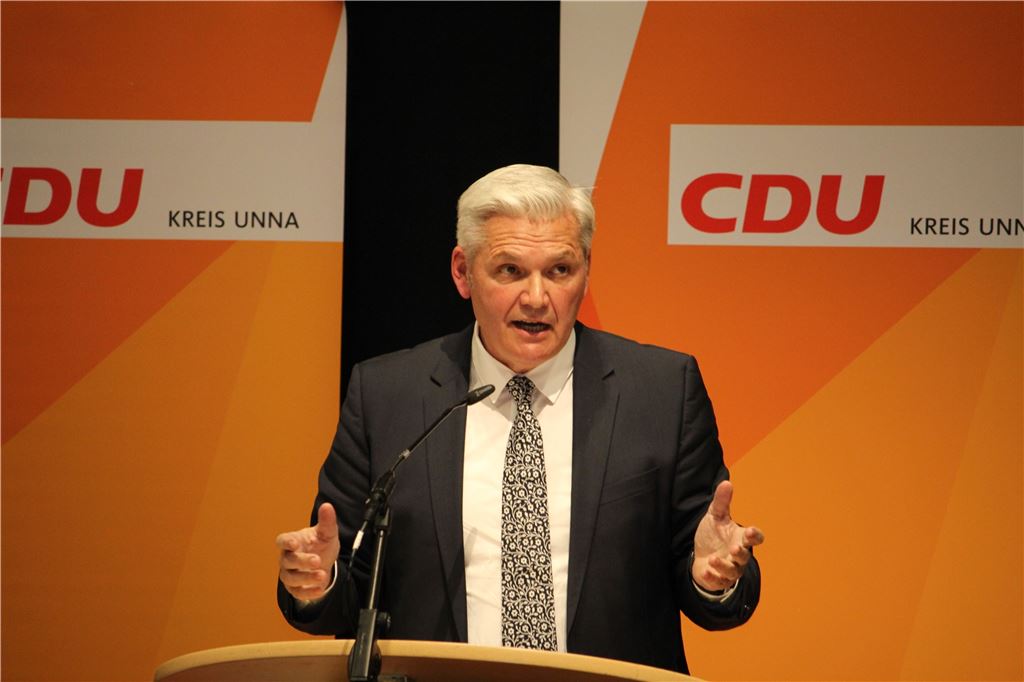 CDU-Kandidat Hubert Hüppe: Ist Listenplatz 21 wirklich „hervorragend“? Hubert Hüppe setzte sich bei der Wahl zur Aufstellung des Bundestagskandidaten der CDU im Wahlkreis Unna I mit großer Mehrheit gegen Jan Hoffmann durch.