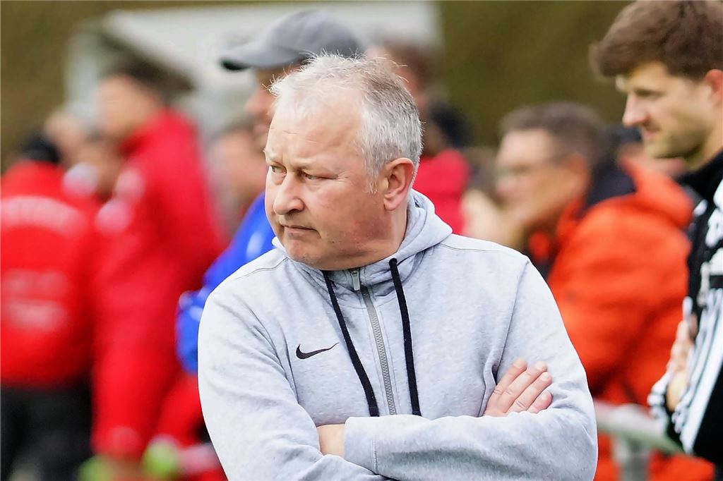 Hubert Taddays Trainerdebüt in Heeren misslungen Hubert Tadday kassierte in seinem ersten Match für den BSV Heeren eine 2:4-Niederlage.