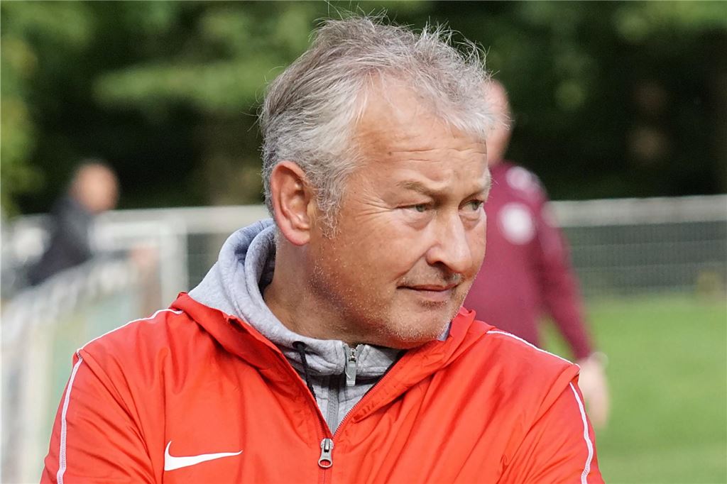 Trainer Hubert Tadday übernimmt A-Ligisten BSV Heeren sofort Hubert Tadday am Seitenrand.