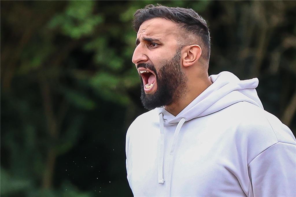 TuS Hannibal holt überraschend neuen Trainer: Der stieg mit Türkspor in die Regionalliga auf Ibrahim Berro stand in dieser Saison schon als Vertretung an der Seitenlinie des TuS Hannibal. Jetzt gehört das Urgestein des Landesligisten fest dem Trainerteam an.