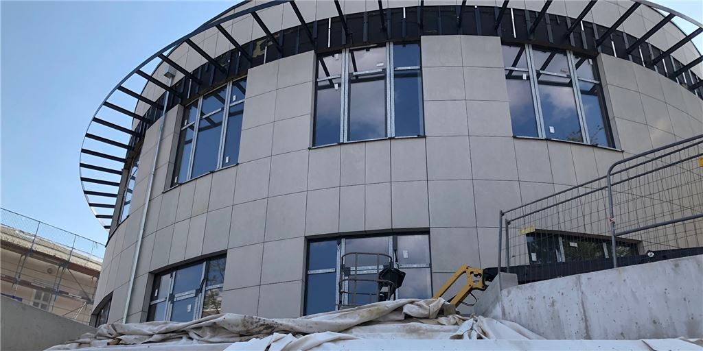 Mühle Bremme: Investor sucht dringend einen Gastro-Magneten Im Halbrund auf der Seite der Fußgängerzone soll das neue Einkaufszentrum auf dem Mühle-Bremme-Gelände eine „tagfüllende“ Gastronomie bekommen. Die Lage ist Prominent, doch die Suche nach einem Nutzer scheint nicht einfach zu sein.