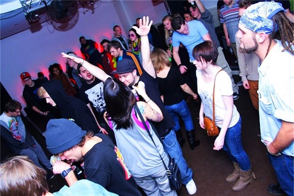 Als Mr. Oizo das Le Grand im Brückcenter zum Beben brachte Im Le Grand wurde zu verschiedenen Musikstilen gefeiert - von Hip-Hop bis Indie.