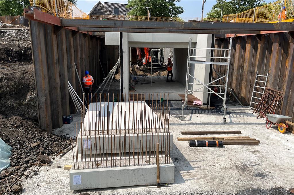 Mobilstationen: Bahnhöfe und Pendlerparkplätze sollen komfortabler werden Im Lüner Hauptbahnhof wird bereits aktuell mächtig an einer Unterführung gebaut.