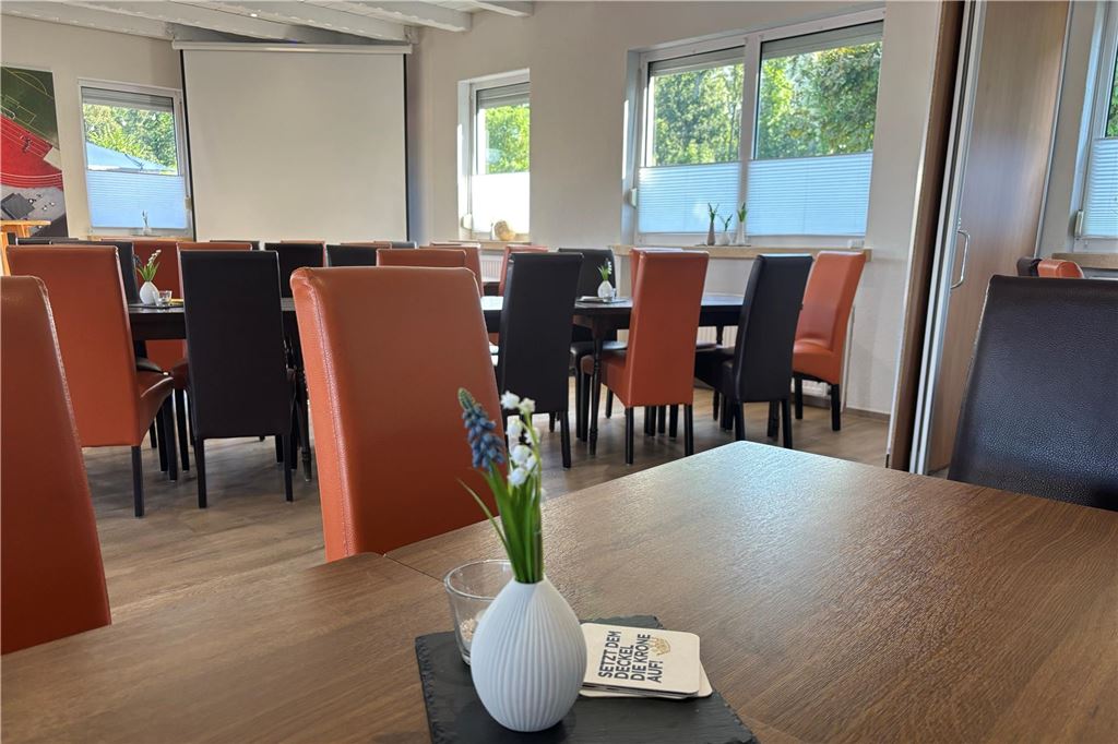 Gastro-Geheimtipp? So schmeckt die Currywurst mit Pommes für 5 Euro Blick ins Vereinsheim des VfB Westhofen in Schwerte.