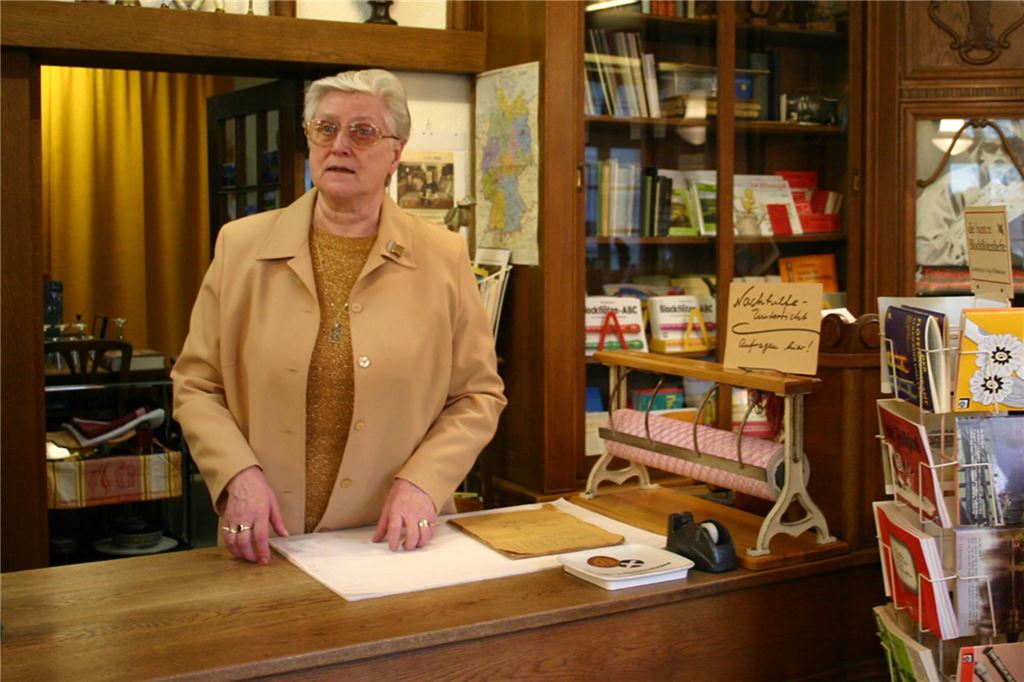Erinnern an prominente Unnaer: Sehnsucht nach etwas, das bleibt In den Räumen von Renate Ebel schien die Zeit vor vielen Jahrzehnten stehen geblieben zu sein. Von 1968 bis zu ihrem Tod führte sie die frühere Klaviermanifaktur Carl Ebel & Sohn in Unna als Musikschule und Musikalienhandel. Generationen von Musikern erinnern sich an sie als großartige Lehrerin mit einer liebevollen Strenge und einer tiefen Wertschätzung für die Musik.