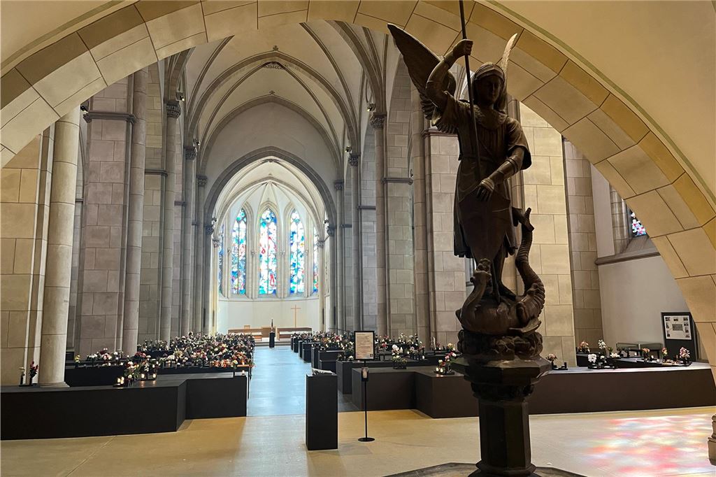 Unbekannte stehlen in Grabeskirche: „Das gehört sich nicht“ Blick in die Grabeskirche Liebfrauen in der Amalienstraße in Dortmund