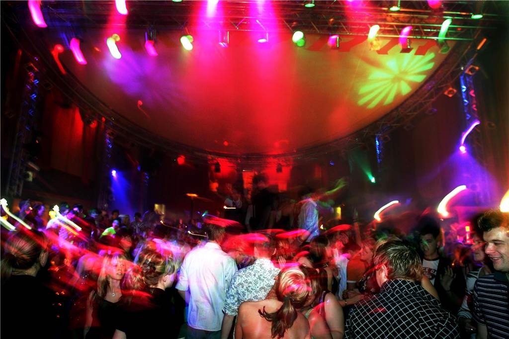 Feiern in der Großraumdisko Prisma: Als wir glaubten, die Welt würde uns gehören In der großen Halle wurde zu House-Musik getanzt.