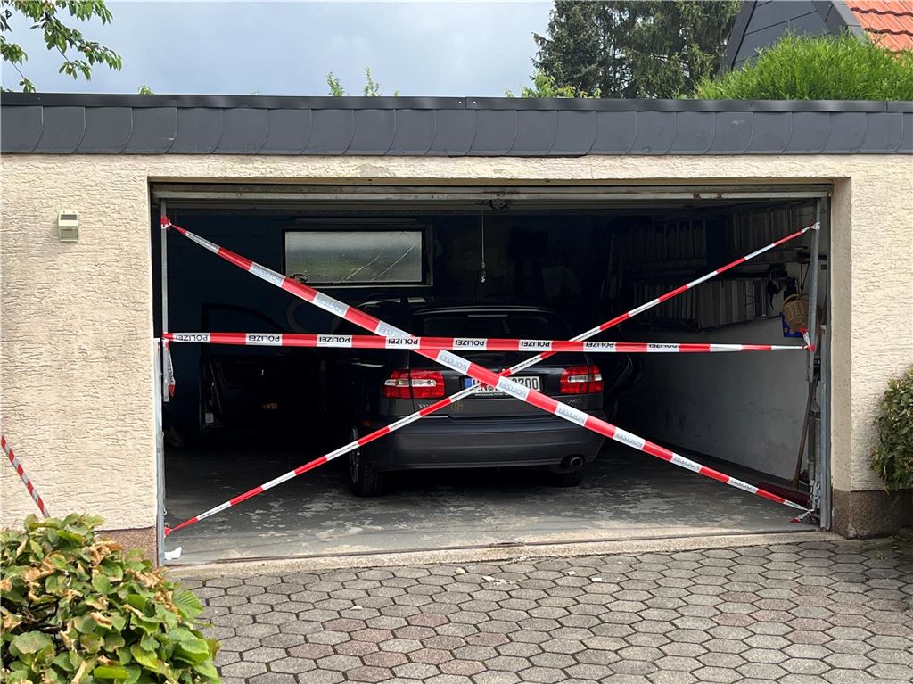 Brandruine an der Reuterstraße: Kriminalfall beschäftigte 2022 die Gemeinde In dieser Garage wurde der 74-Jährige damals festgenommen.