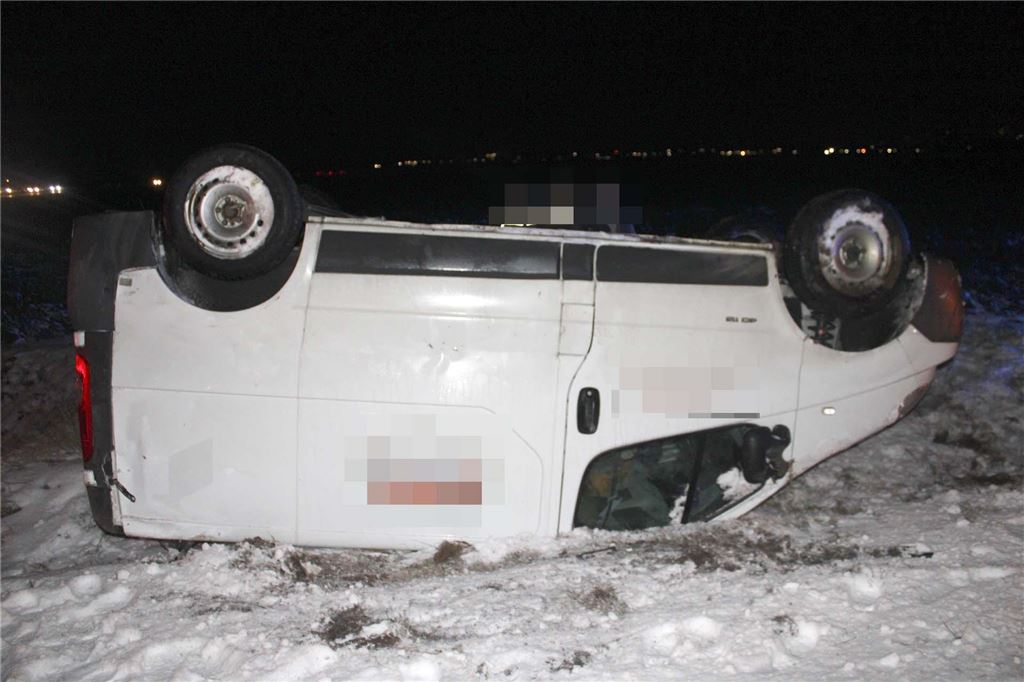 Schnee und Glätte in NRW: Nacht kann erneut glatt werden Verkehrsunfall mit Personenschaden.