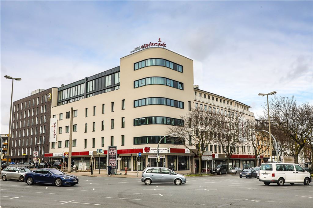 In dem Hotel einer Dortmunder Familie erzählt jedes Zimmer eine Geschichte In völlig neuer Optik präsentiert sich das Hotel Esplanade an der Ecke Burgwall/Bornstraße nach der Erweiterung.