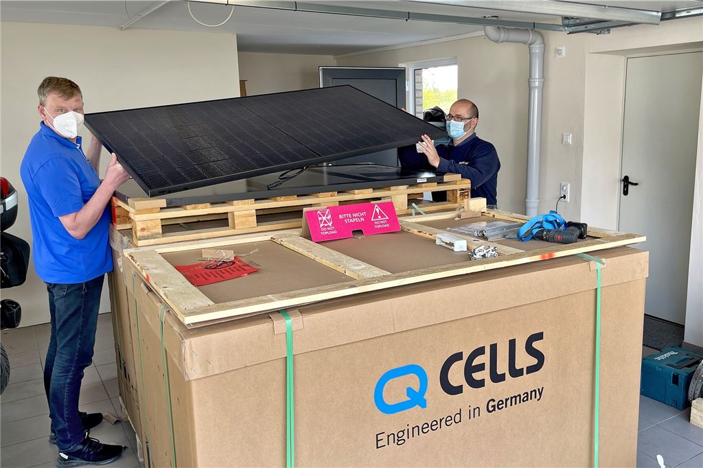 Holzwickeder will Ladestation für E-Auto: Ein Schreck mit gutem Ende Insgesamt 66 Solarmodule kommen im Laufe der nächsten Tage aufs Dach. Viel Platz bleibt dann nicht mehr.