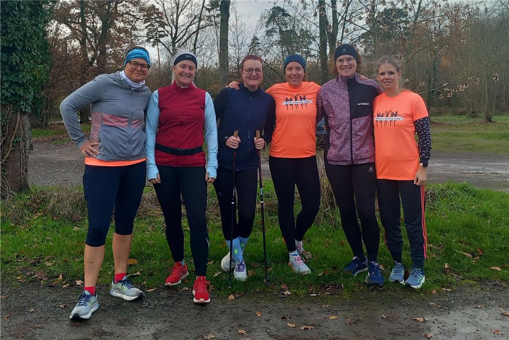 Corinna Nolte (36) gründete Lauftreff für Frauen in Selm Sechs Mitglieder der Selmer Running Moms stehen zusammen, darunter Corinna Nolte.