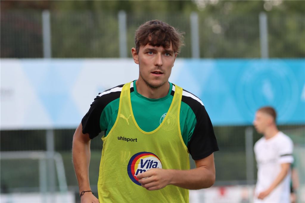 Wethmar-Co-Trainer Osterholz spricht über Zukunft Jonas Osterholz macht sich warm.