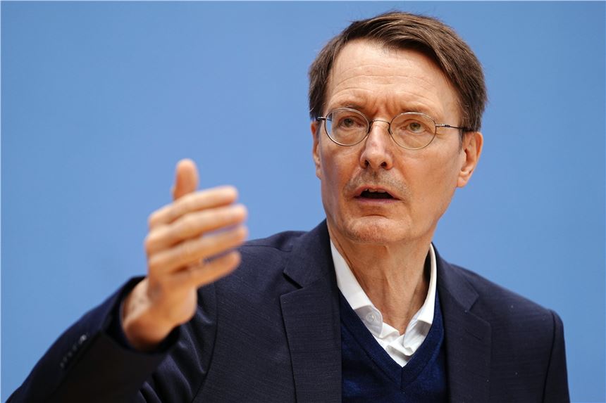 Gesundheitsminister Lauterbach geht von Omikron-Höhepunkt im Februar aus Karl Lauterbach (SPD), Bundesminister für Gesundheit, äußert sich in der Bundespressekonferenz zur aktuellen Corona-Lage. +++ dpa-Bildfunk +++