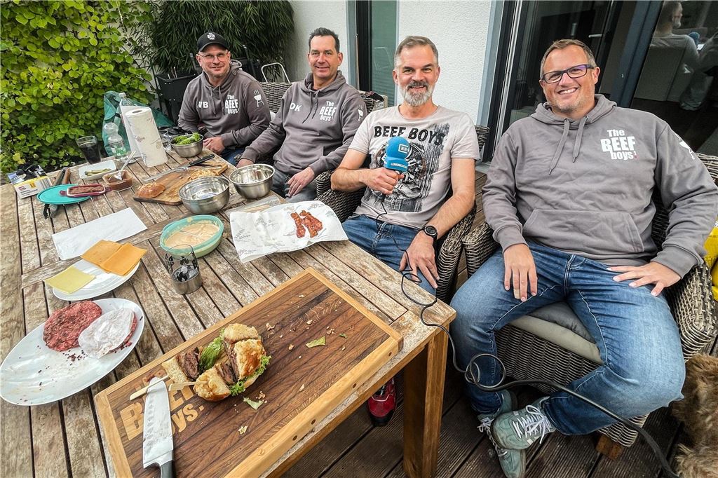 Brutzeln mit den Beef Boys Brackel: Wie gelingt der perfekte Burger? Die Beef Boys Brackel
