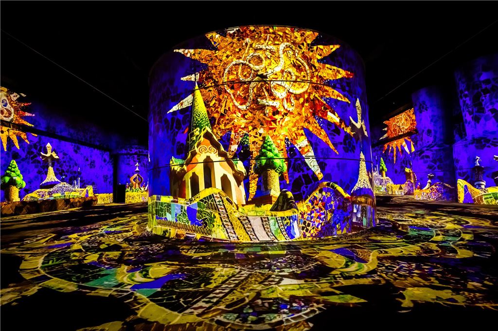 Lichtkunst vor ungewisser Zukunft: Trägerverein droht mit Kündigung Phoenix des Lumières in Dortmund.