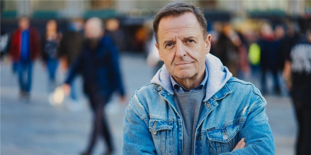 Was dürfen Kinder eigentlich selbst entscheiden? „Bauchfrei zur Schule? Ein absolutes No-Go!“ Kinder- und Jugendpsychotherapeut Dr. Christian Lüdke beantwortet uns regelmäßig Fragen rund um das Thema Familie und Erziehung.