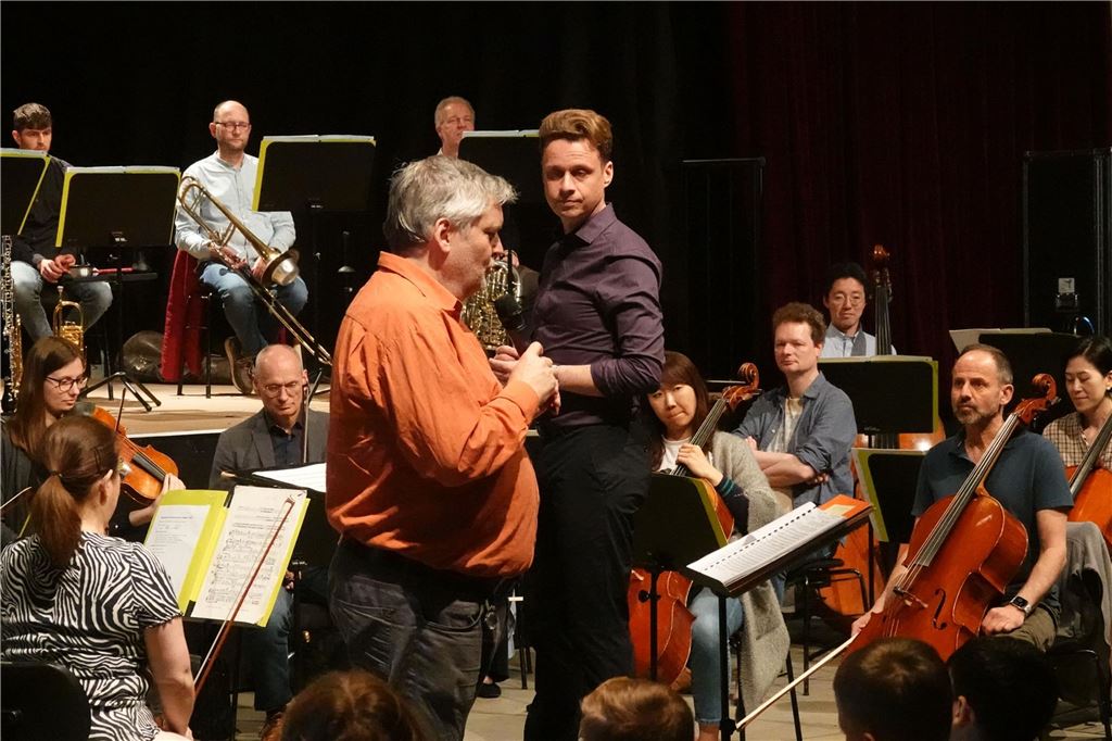 Neue Philharmonie Westfalen begeistert mit Konzert für Grundschüler Neue Philharmonie Westfalen, Schulkonzert in Schwerte