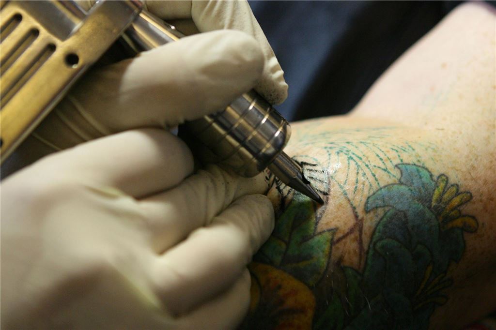 Besonderes Tattoo-Studio wird Nachfolger von Friseursalon Schwarzer Körperkunst: Ab Oktober bekommt Unna ein neues Tattoo-Studio, das nicht nur Tätowierungen anbietet und zum Mitmachen anregen soll.