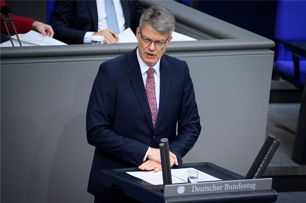Union und SPD auf der Zielgeraden: Kandidaten für die Ministerien sollen vorgestellt werden Künftig für Verkehr zuständig: Patrick Schnieder.