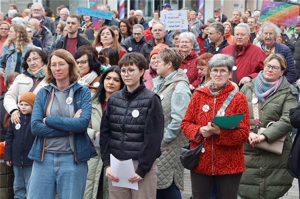 Kundgebung für Demokratie, Toleranz und Vielfalt und gegen Rassismus auf dem Markt in Fröndenberg