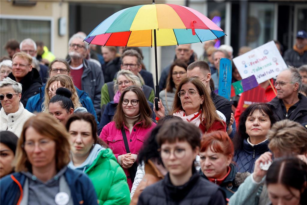 Kundgebung für Demokratie, Toleranz und Vielfalt und gegen Rassismus auf dem Markt in Fröndenberg