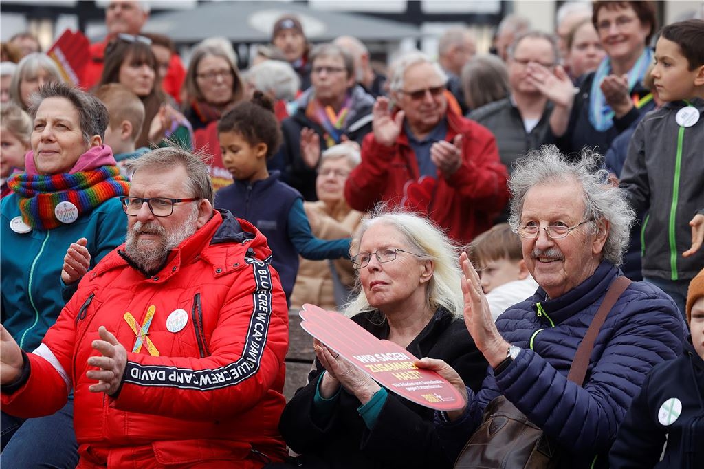 Kundgebung für Demokratie, Toleranz und Vielfalt und gegen Rassismus auf dem Markt in Fröndenberg